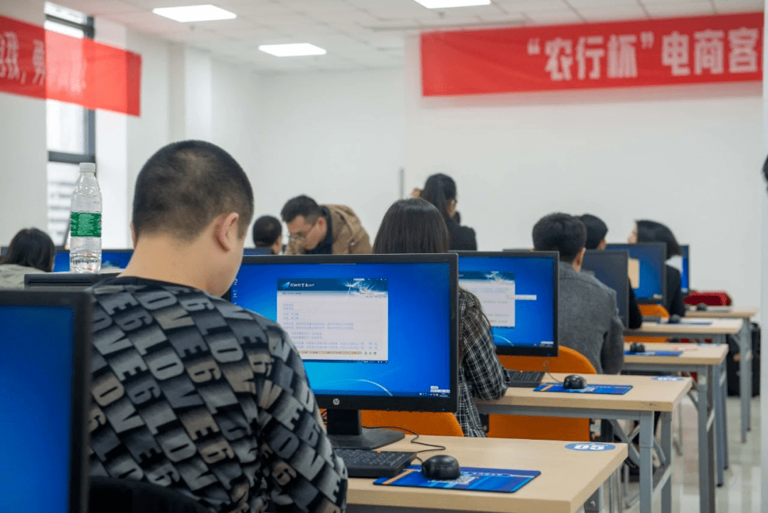 电商销售员(电商销售员就是每天打电话吗)